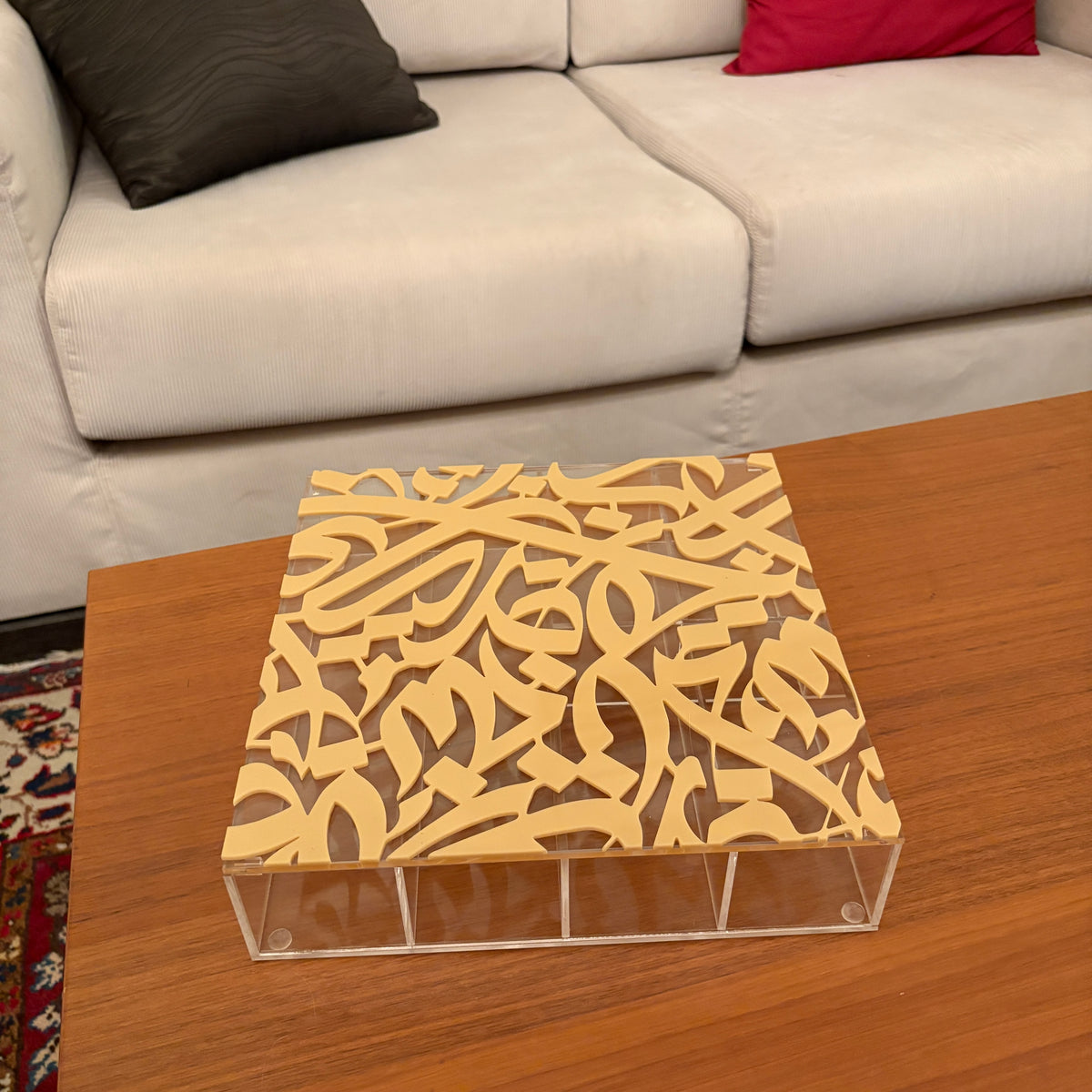 Huroof Nescafé and Tea Box